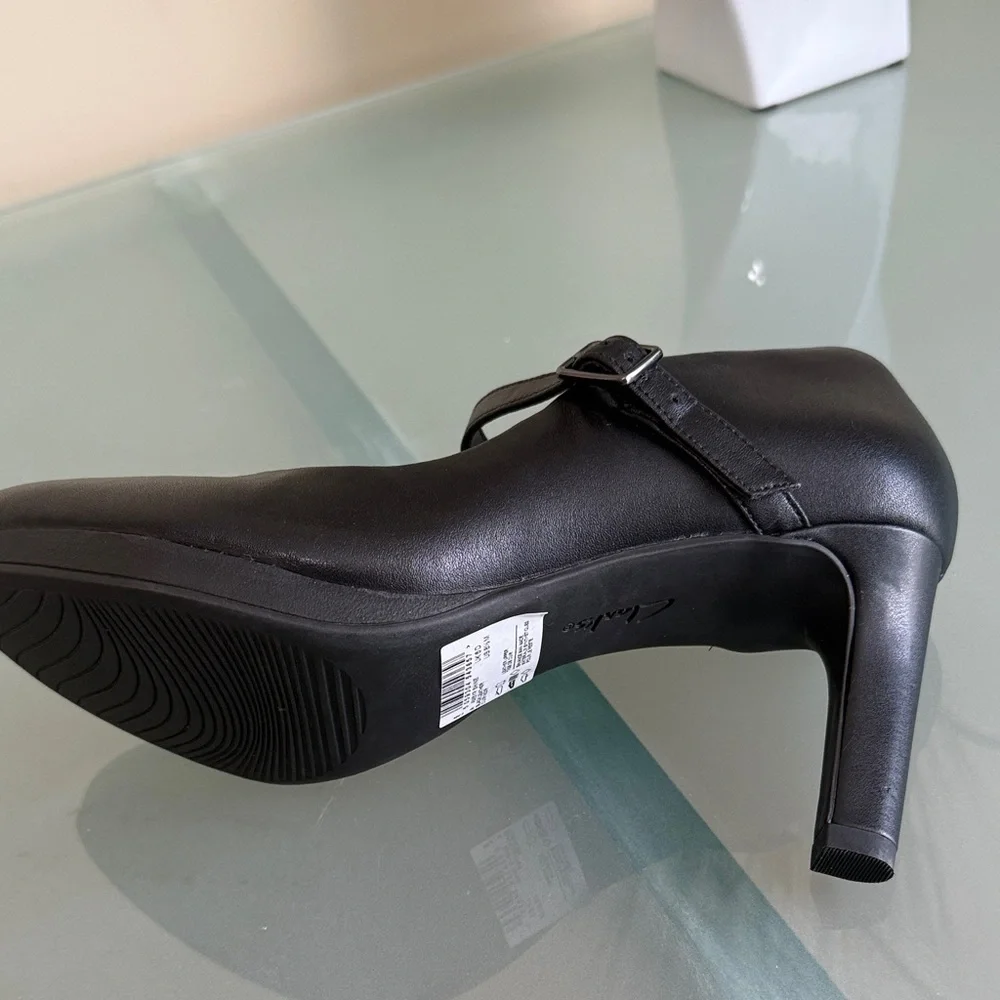 Clarks Mary Jane Heels Black Ankle Strap LEATHER Mary Jane Heels Size 8.5 - Picture 11 of 11